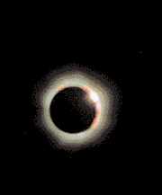 Le Soleil apparaissant au cours de l’éclipse du 11 août 1999