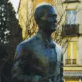 Statue de Louis Leprince-Ringuet, à Alés