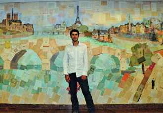 Julien SOLÉ devant sa fresque : Paris, vue d'ici