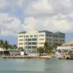Plage des Îles Caïman, un paradis fiscal