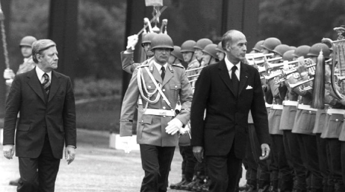 Le chancelier fédéral Helmut Schmidt et le président français Valéry Giscard d’Estaing au 30e sommet franco-allemand, les 16 et 17 juin 1977 à Bonn.