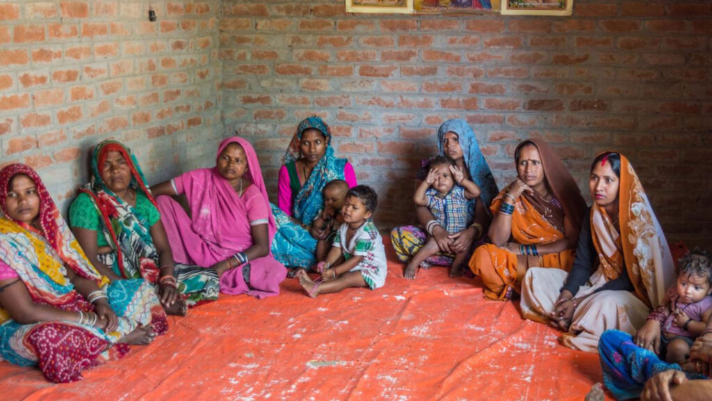 vaste programme d’aide humanitaire qui passe par la microfinance en Inde