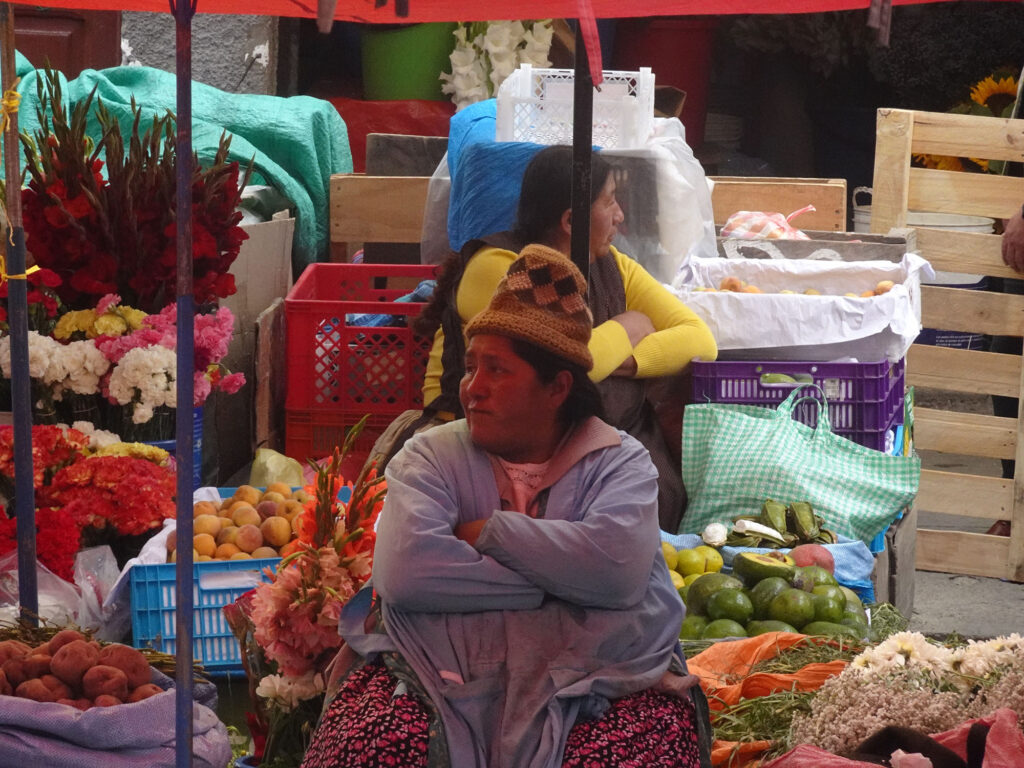 Les marchés bariolés de Bolivie rappellent ceux que nous avons découverts en Afrique.