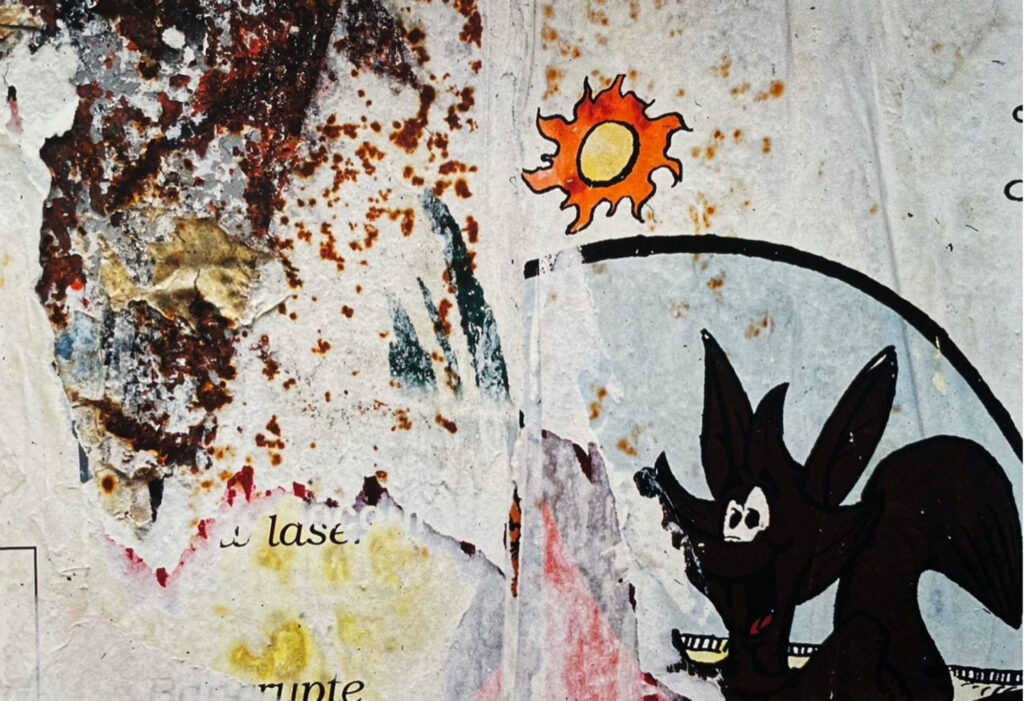 "Pandémie" - Affiche sur portail rouillé - Paris, rue d'Assas - 1995