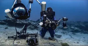 Le phoptographe, explorateur Alexis Rosenfeld au cours de la mission " 1 Ocean, le grand témoignage sur l'Océan" en Polynésie française. Projet en partenariat avec l'UNESCO