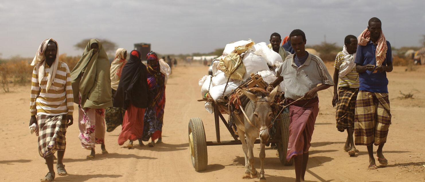 Septembre 2011, des familles somaliennes quittent leurs maisons à cause d’une sécheresse mortelle.