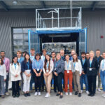 Participants de l’École chez ENGIE pour une visite de l’installation hydrogène par le directeur du laboratoire CRIGEN.